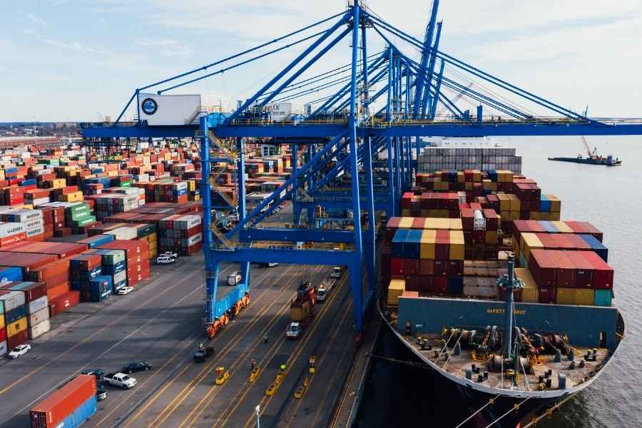 Le transport maritime est un des modes de transport disponibles pour l'acheminement de vos marchandises