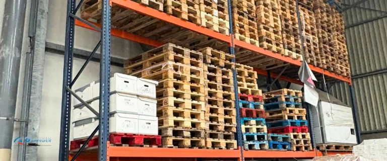 palette en bois et en plastique